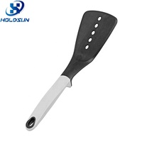 Spatule à fentes en nylon plastique rigide de haute qualité, résistante à la chaleur, légère, pour la maison, avec manche en caoutchouc confortable