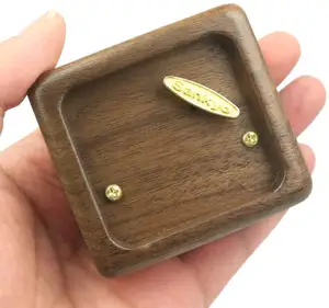 Fabrik preis Bulk Small Laser Carving Benutzer definierte Holz Harry Movie Potter Handkurbel Spieluhr für Geburtstags geschenke