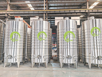 Cuve de fermentation de cidre de pomme en acier inoxydable de qualité alimentaire de 15 000 L avec chemise de refroidissement semi-circulaire pour la production commerciale de cidre
