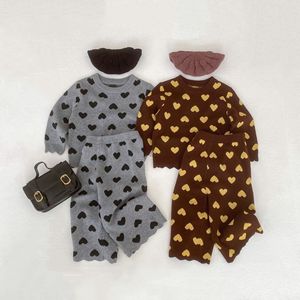 Setelan Pakaian Bayi Laki-laki dan Perempuan Gaya Korea Musim Gugur dan Musim Dingin, Sweater Rajut Motif Hati Jacquard Model Panjang Dua Potong - Product Image 2