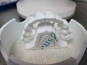 <span class=keywords><strong>Vsmile</strong></span> Produits en gros Haute translucide Plus Couleur Preshade 3d Pro Bloc de zircone pour poudre dentaire Cad Cam - Product Image 3