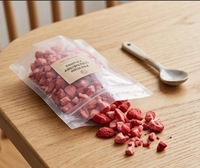 Gezonde, hele, gesneden gedroogde aardbeienstukjes, vacuüm verpakt gevriesdroogd fruitpoeder voor yoghurt & havermout