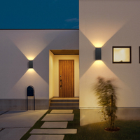 Réglable haut et bas applique murale Led moderne carré Ip65 étanche extérieur Led applique murale maison applique murale de haute qualité