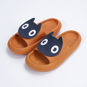 Venta al por mayor de fábrica, cómodas zapatillas de almohada bonitas, zapatillas de fondo grueso para hombres y mujeres, zapatillas deslizantes de verano, <span class=keywords><strong>sandalias</strong></span> de playa y piscina - Product Image 1