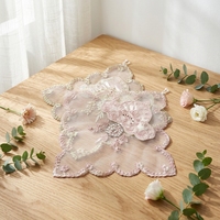 Meilleures ventes : Sous-verres brodés, sets de table en tissu dentelle, serviettes perlées et tapis de table pour la décoration de table à manger