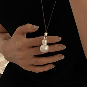 Collar Retro Chino de Plata Pura S925 para Mujer, Nuevo Diseño Geométrico con Esmeralda, Estilo Nicho y de Alta Gama con Sensación de Lujo Ligero - Product Image 3