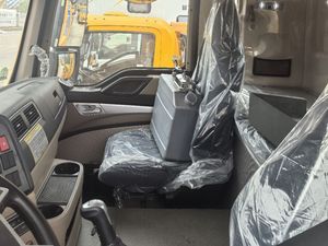 Grúa de Plataforma Plana HOWO 4X2 de 10 Toneladas |   Camión de Rescate Hidráulico Diésel Weichai de 220HP, Directo de Fábrica - Product Image 5