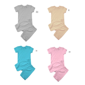 Conjunto de 2 piezas de camiseta y pantalones cortos elásticos de algodón beige para niños y niñas, estilo motero, para niños - Product Image 1