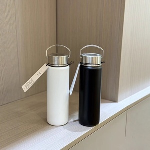 Termo Clásico Simple Portátil Antideslizante de Acero Inoxidable Mate con Aislamiento de 6-12 Horas, Tapa Giratoria y Asa con Estampado de Letras - Product Image 3