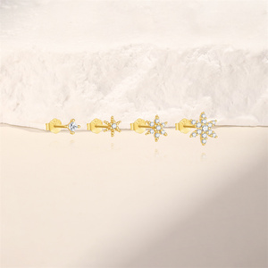 Ensemble de 4 boucles d'oreilles en argent sterling S925 plaqué or, étoile hexagramme classique avec CZ, bijoux minimalistes superposés pour femmes - Product Image 3