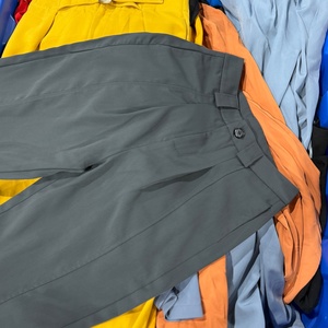 Pantalones de mujer usados - Product Image 3