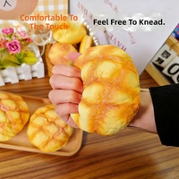 Jouet Squishy Réaliste en PU en Forme de Boule d'Ananas, à Rebond Lent, Super Doux et Moelleux, Idéal pour le Soulagement du Stress, Jouet à Presser pour Enfants