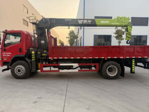 شاحنة ديزل 4X2 Dongfeng عالية الجودة مع رافعة تنتج في مصنع صيني أحدث تصميم وقابلة للتخصيص - Product Image 4