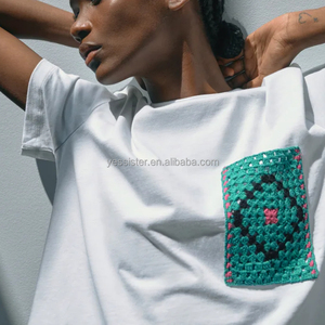 Parche de ganchillo hecho a mano con patrón personalizado con bolsillo para camiseta de mujer - Product Image 4