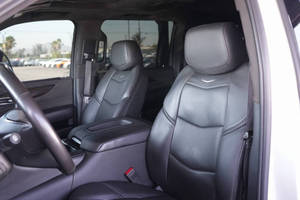 รถเอสยูวีมือสองราคาถูก ปี 2020 รุ่น Escalade ESV 4x4 Platinum 4 ประตู พวงมาลัยซ้าย เบาะหนัง กล้องหลัง หลังคาซันรูฟ ระบบความบันเทิง LED - Product Image 5