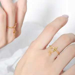 Joyería fina de moda, anillo de circón cruzado, acero de titanio, resistente al agua, chapado en oro de 18 quilates, anillo con abalorio para mujer, joyería al por mayor