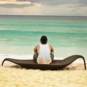 Chaise longue <span class=keywords><strong>de</strong></span> plage moderne d'extérieur avec structure métallique non pliable pour <span class=keywords><strong>piscine</strong></span>, villa, hôtel, complexe hôtelier, loisirs - Product Image 3