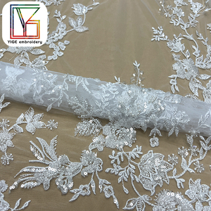 Tessuto in Pizzo Bianco Puro <span class=keywords><strong>con</strong></span> Ricami Floreali Francesi, <span class=keywords><strong>Perline</strong></span> e Paillettes per Abiti da Sposa - Product Image 4