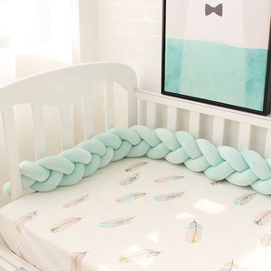 Prix bas réglable bébé Nouveau-Né Mignon Confortable Noué Tressé En Peluche <span class=keywords><strong>Lit</strong></span> Protection Oreiller <span class=keywords><strong>de</strong></span> <span class=keywords><strong>lit</strong></span> - Product Image 1