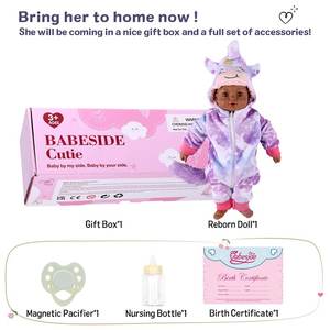 Muñeca Reborn Realista Babeside de 17'' (43cm), Bebé Recién Nacida Afroamericana Sonriente, Juguete Suave, Muñeca de Moda para Reconfortar - Product Image 6