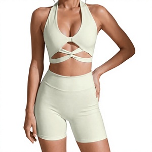 Ensemble de vêtements de sport pour femme : soutien-gorge de sport torsadé à l'avant et short taille haute – Tenue de yoga et de gym pour femme - Product Image 6