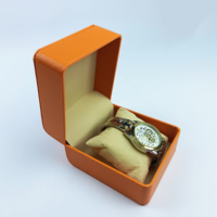 Boîte de rangement pour montres en cuir carrée de luxe avec fermeture à boucle anti-poussière, emballage cadeau élégant pour le rangement des montres