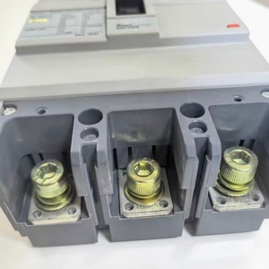Disjoncteur à boîtier moulé NSC250S 3P/200A neuf et original (type air, cuivre et plastique) avec garantie d'un an - Product Image 4