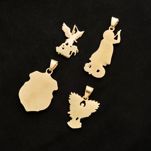 Pendentif Dragon-Slaying Saint-Michel et Saint-<span class=keywords><strong>Georges</strong></span> Vintage en Acier Inoxydable 316 Plaqué Or 18 carats PVD Style Hip Hop – Meilleure Vente - Product Image 6