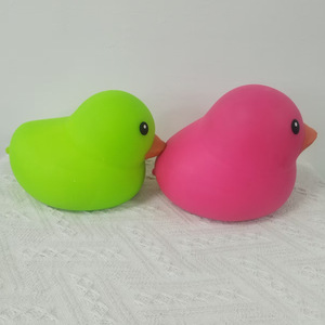 Jouet anti-stress en forme de fruit de canard extensible, énorme, de taille jumbo, jouet sensoriel amusant pour enfants - Product Image 4