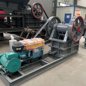 Concasseur à mâchoires mini portable 2-6tph pour roche, à moteur diesel et boîte de vitesses, idéal pour le concassage d'agrégats de pierre - Vente chaude en Chine - Product Image 4