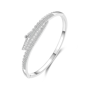 Bracelets pour femmes en cuivre incrusté de zircon, plaqué or 18 carats, motif animal européen et américain, design crocodile tendance, écologique, cadeau - Product Image 5