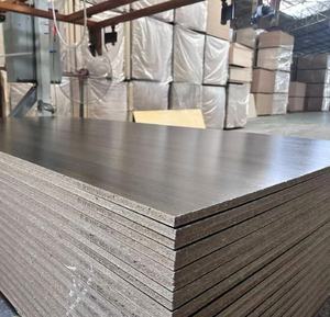 Chaîne <span class=keywords><strong>de</strong></span> production <span class=keywords><strong>de</strong></span> panneaux <span class=keywords><strong>de</strong></span> particules en flocons gris au meilleur prix - Product Image 2