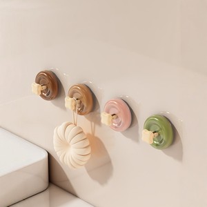 Suction Cup Hook Round Wall Mounted Minimalist Key Organizer Strong Load Bearing No Drill Installation - Product Image 1