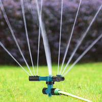 Arroseur de pluie personnalisé pas cher 360 rotatif réglable en plastique ABS de forme triangulaire jardin pelouse