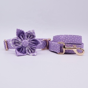 Collier de chien magnifique couleur violette à fleurs pour animaux domestiques, accessoire écologique, personnalisé de haute qualité, laisse avec nœud, vente en gros - Product Image 1