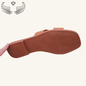 Sandales et pantoufles plates décontractées pour femmes, de haute qualité, élégantes et confortables, nouveau design d'été, durables - Product Image 6