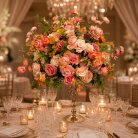 Support floral de mariage corail pêche, arrangement floral en soie artificielle avec roses et orchidées en cascade sur socle pour la décoration de l'allée de cérémonie