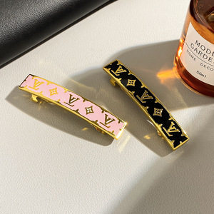 กิ๊บติดผมรูปตัว L สีชม<span class=keywords><strong>พ</strong></span>ู สไตล์เรียบง่าย สำหรับฤดูใบไม้ผลิ ดีไซน์หรูหราเบาๆ  เครื่องประดับผม กิ๊บหนีบผมทรงปากเป็ด สำหรับผู้หญิงและเด็กผู้หญิง - Product Image 1