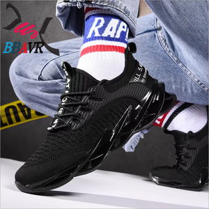 Zapatillas deportivas de running para hombre, estilo Blade, transpirables, informales, para verano, con función de aumento de altura y forro de malla. - Product Image 3