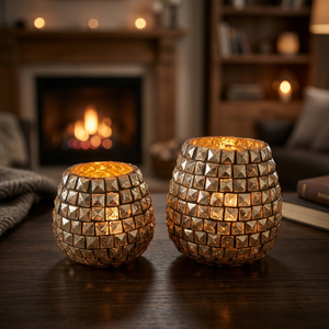 Porte-bougie et support en verre artisanal Sonnet Decor pour la décoration de Noël à la maison - Product Image 1