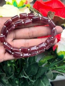 ชุดสร้อยข้อมือและสร้อยคอรูบี้ การ์เน็ต ลักซ์ ฮาร์โมนี ประดับด้วยลูกปัดพลอยสีแดงเข้ม งานแฮนด์เมดสุดหรู ของขวัญสำหรับผู้หญิงและเด็กผู้หญิง - Product Image 3