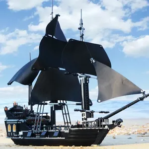 MOC Pirates <span class=keywords><strong>des</strong></span> Caraïbes Navire de Guerre Vengeur Perle Noire Bateau à Voile Jouet de Construction en Plastique Briques de Construction 4195 Kit d'Assemblage - Product Image 3