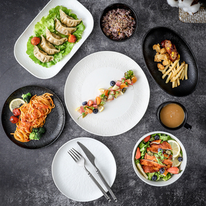 Plat et <span class=keywords><strong>assiette</strong></span> modernes ronds en <span class=keywords><strong>porcelaine</strong></span> <span class=keywords><strong>noire</strong></span> et blanche mats classiques assiettes à dîner en céramique pour la maison de restaurant - Product Image 4