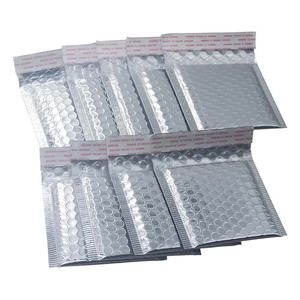 Sobre de Poliéster Versátil con Capa Interna de Burbujas de Aire, Aplicación Confiable para Envíos - Product Image 2