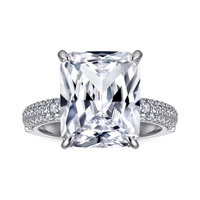 Anpassbarer 925 Sterling Silber Rhodium-Plattierter Damen-Ehering Klassischer Stil Verstellbarer Smaragdschliff Verlobungsring-Set