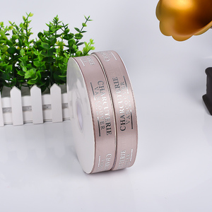 <span class=keywords><strong>Ruban</strong></span> de logo gros-grain personnalisé <span class=keywords><strong>ruban</strong></span> de <span class=keywords><strong>satin</strong></span> de feuille d'argent 3D <span class=keywords><strong>ruban</strong></span> bon marché en gros d'usine - Product Image 6