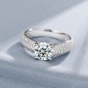 Anello Scintillante di Lusso per Donne, Elegante Gioiello da Dito alla Moda - Product Image 2