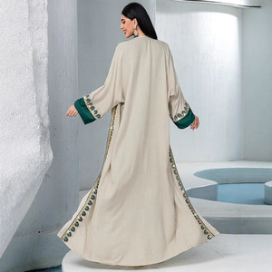 Vente à Durée Limitée : Ensemble Abaya 2 Pièces pour Femmes, Grande Taille, Bordure en Dentelle, Manches Longues, Kaftan Ouvert sur le Devant, Vêtements Islamiques de Dubaï - Product Image 3