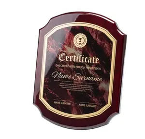 Trofeo de madera de lujo grabado con efecto envejecido para el hogar, con impresión tipográfica, personalizable, en forma de escudo, con caja de madera portátil - Product Image 1