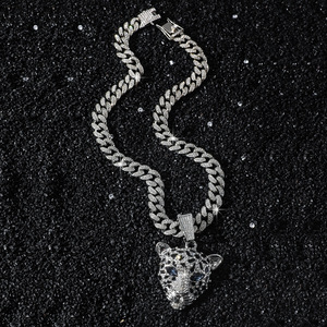 สร้อยคอจี้รูปหัวเสือดาวสไตล์ฮิปฮอป ดีไซน์ใหม่ โดดเด่นไม่ซ้ำใคร สร้อยคอโลหะผสมสำหรับผู้ชาย เครื่องประดับแฟชั่นทันสมัย ขายส่ง - Product Image 3